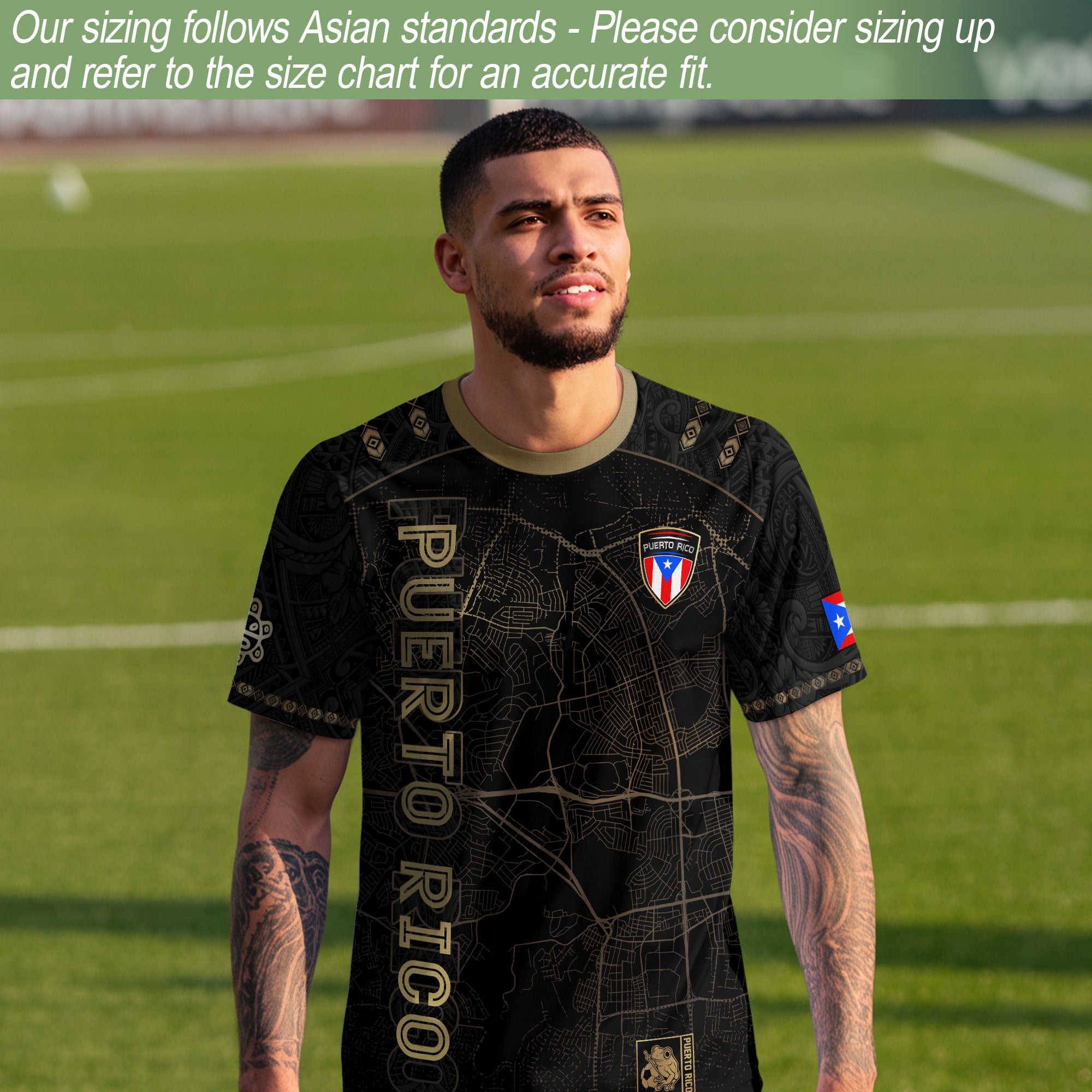 Camiseta de fútbol boricua del Patrimonio Nacional del Sol Taino con mapa de calles de Puerto Rico en negro y dorado