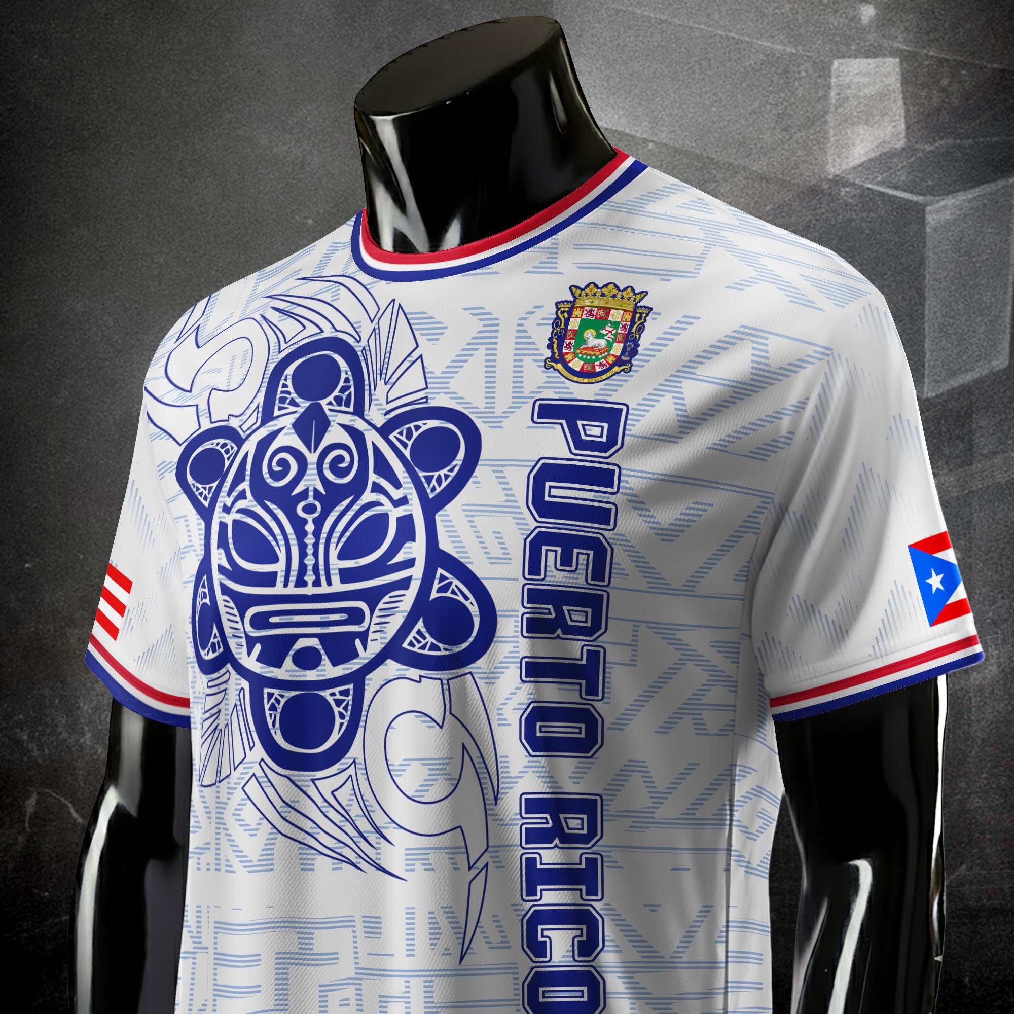 Camiseta de fútbol Puertorriqueña blanca y azul con la bandera boricua, sol taíno y coquí tribal del orgullo nacional