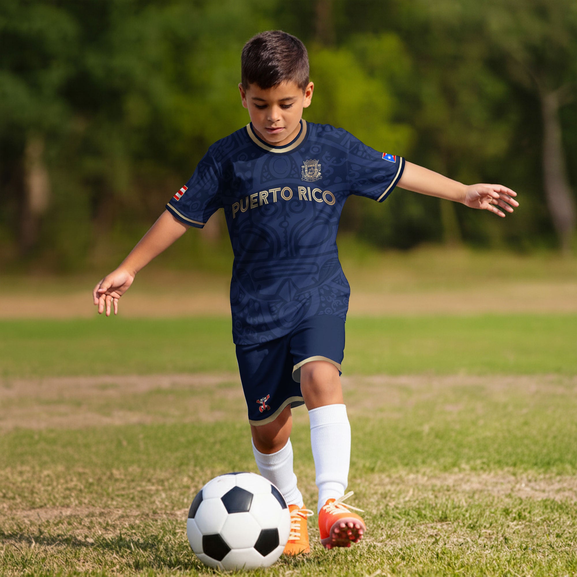 Camiseta de fútbol patriótica tribal boricua sol taíno coquí de Puerto Rico para niños y jóvenes, color dorado y azul marino