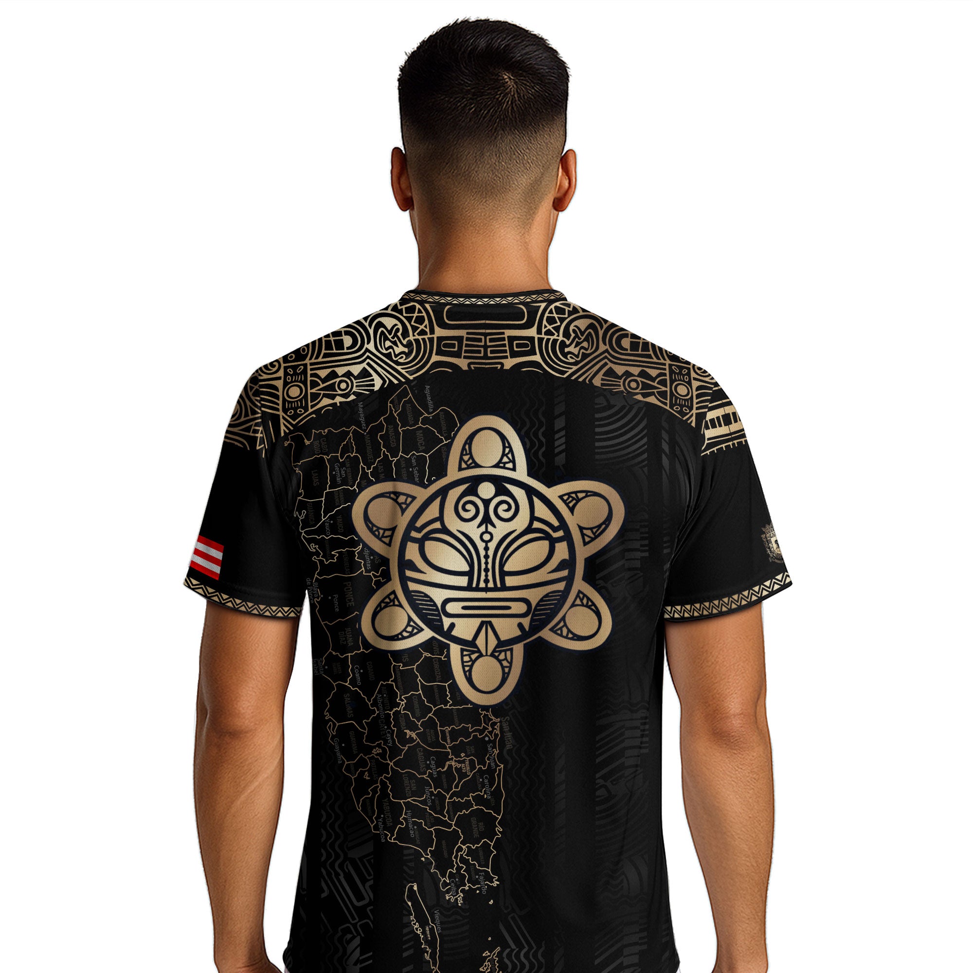 Camiseta de fútbol con el símbolo del mapa tribal boricua negro y dorado de Puerto Rico, herencia nacional