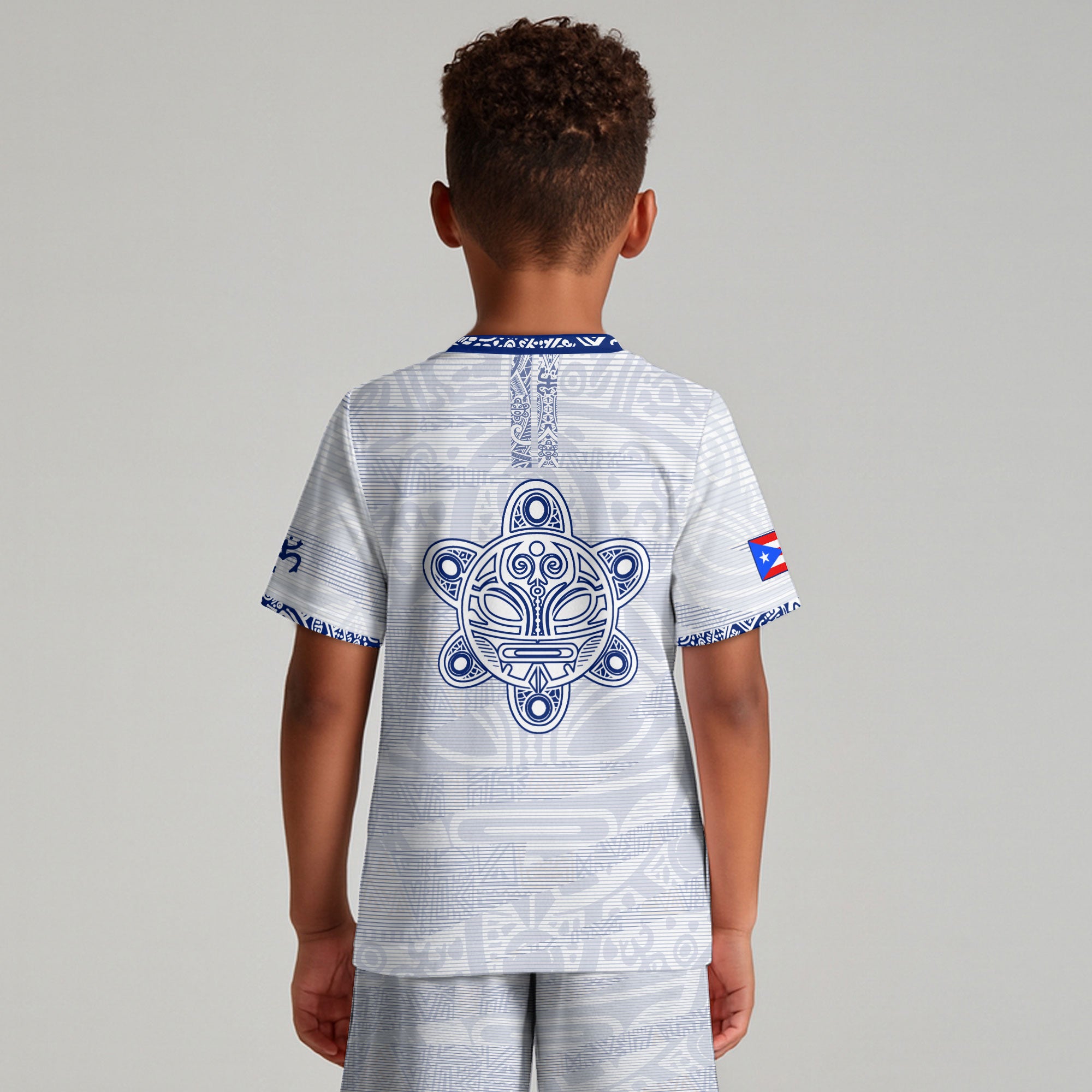 Camiseta de fútbol boricua de herencia nacional con patrón tribal taíno blanco y azul para niños y jóvenes de Puerto Rico