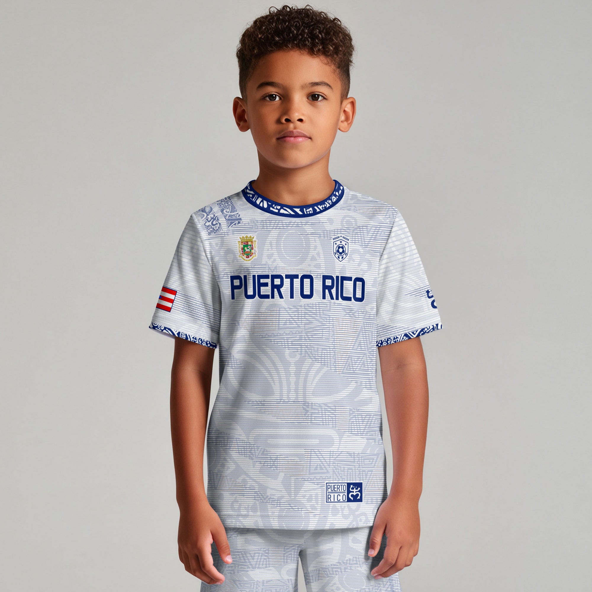 Camiseta de fútbol boricua de herencia nacional con patrón tribal taíno blanco y azul para niños y jóvenes de Puerto Rico